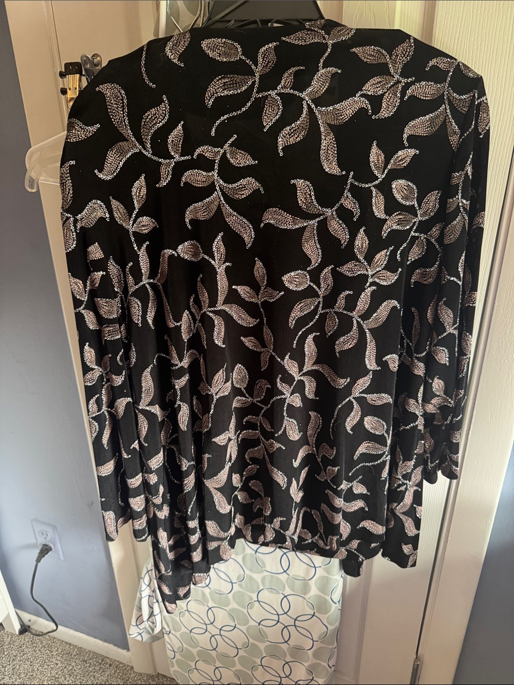 Alex Evenings Black Jacket and Camisole with Silver Leaf Pattern - Picture 3 of 4